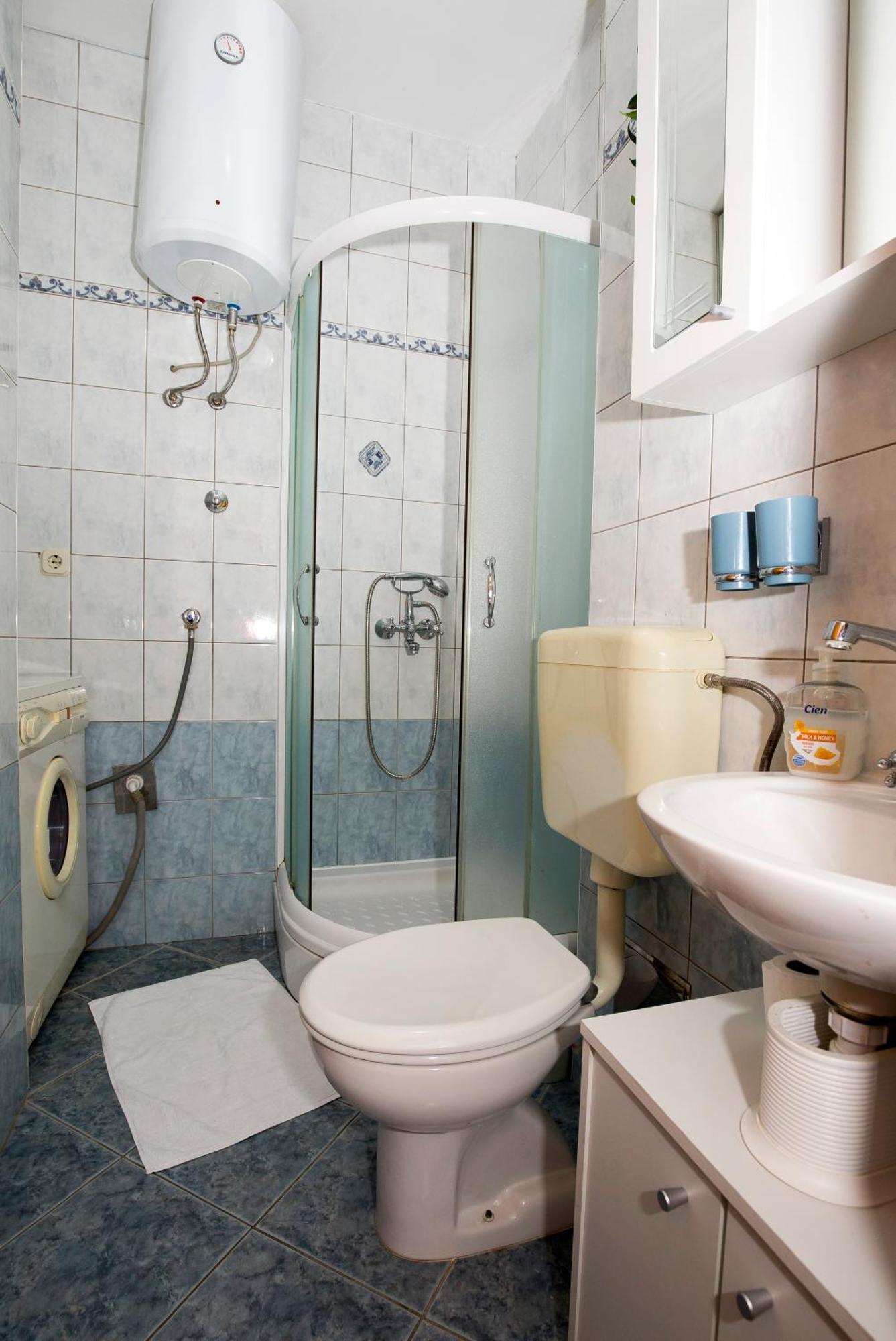 אומיס Apartman Roza מראה חיצוני תמונה