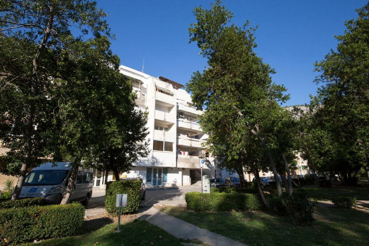 אומיס Apartman Roza מראה חיצוני תמונה