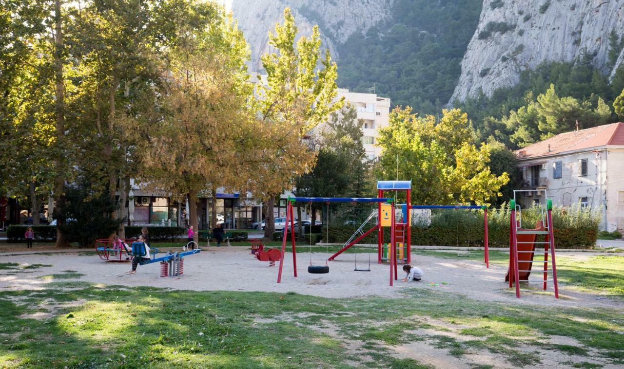 אומיס Apartman Roza מראה חיצוני תמונה